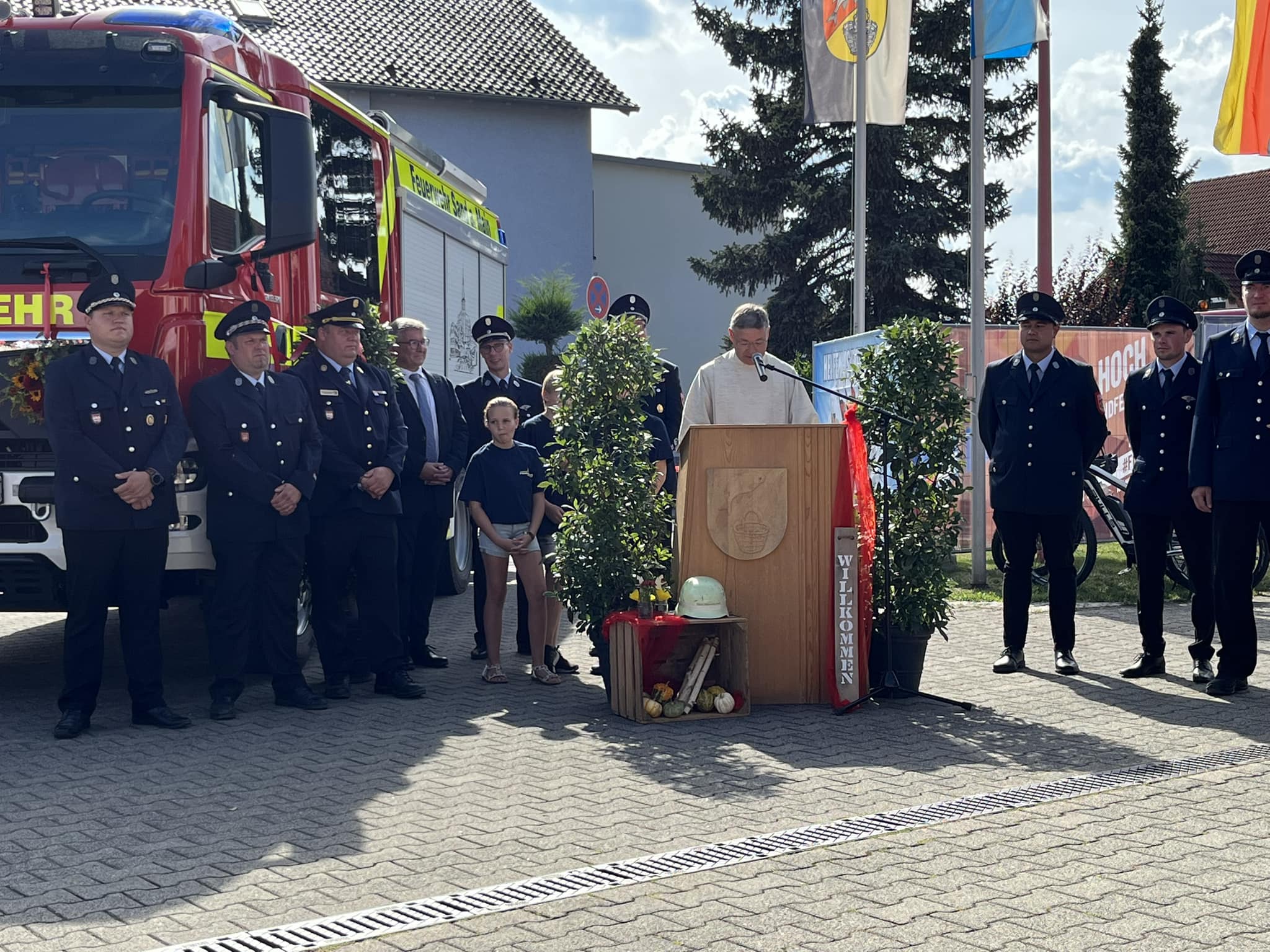 Herbstfest mit Einweihung HLF 20 und 40 Jahre Feuerwehrverein Sand